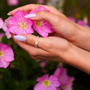 Rhinestone Pearl Detail Gold Band Stretchy Ring
